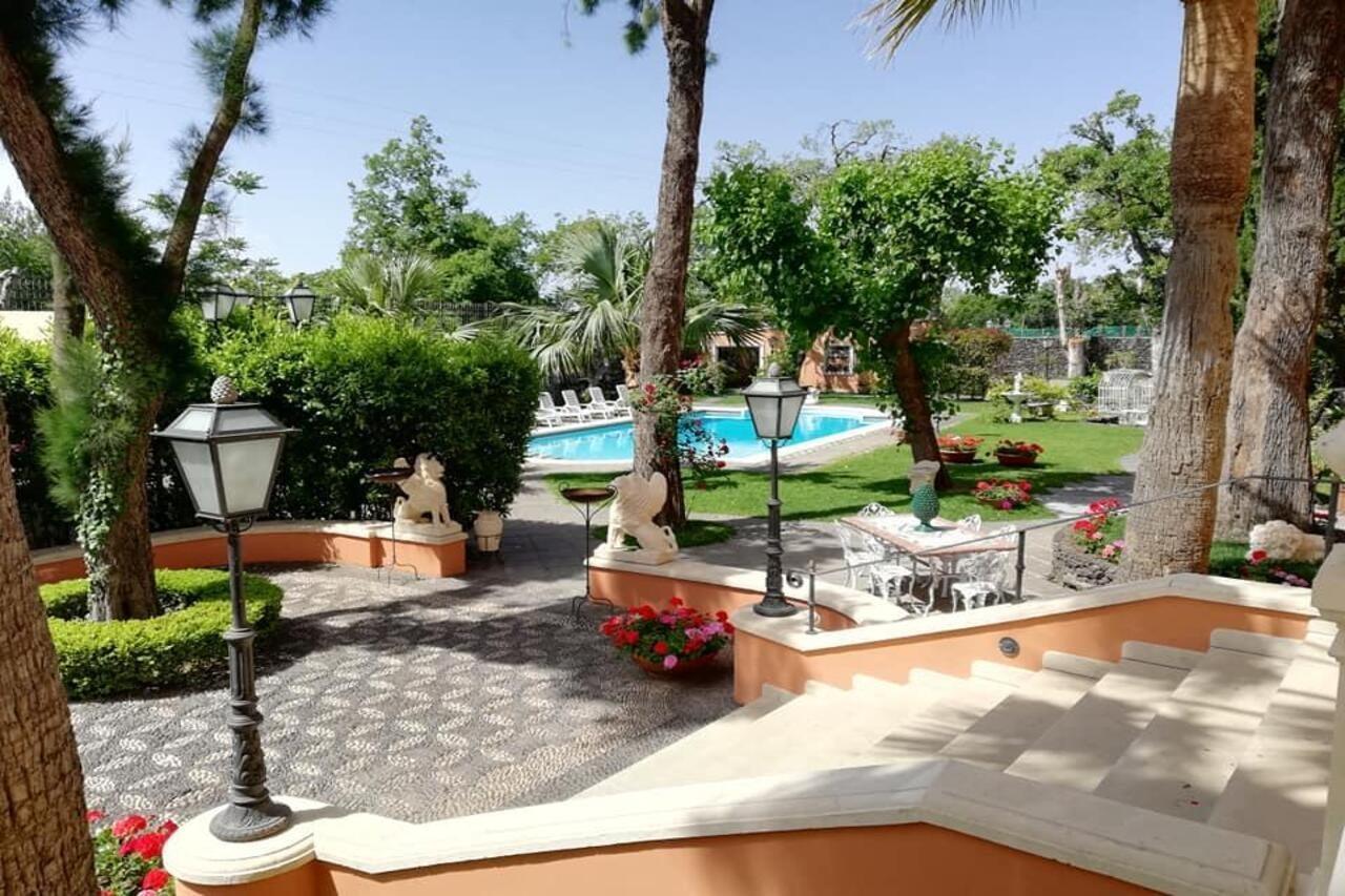 Hotel Villa Paradiso Dell'Etna San Giovanni La Punta Luaran gambar