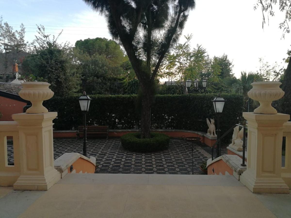 Hotel Villa Paradiso Dell'Etna San Giovanni La Punta Luaran gambar