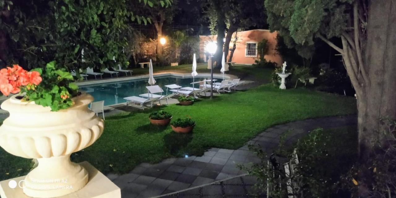 Hotel Villa Paradiso Dell'Etna San Giovanni La Punta Luaran gambar