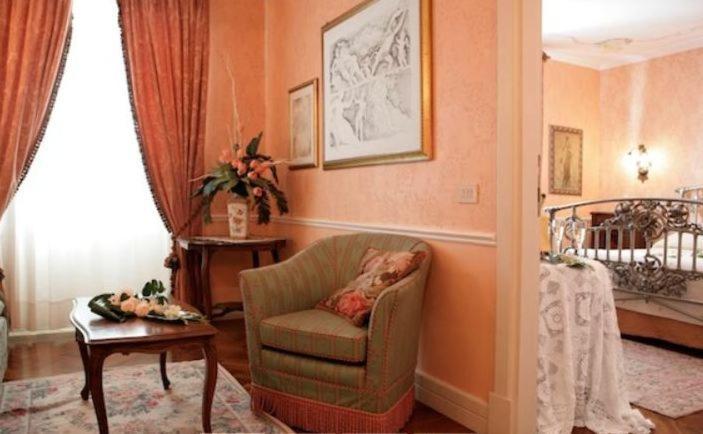 Hotel Villa Paradiso Dell'Etna San Giovanni La Punta Luaran gambar