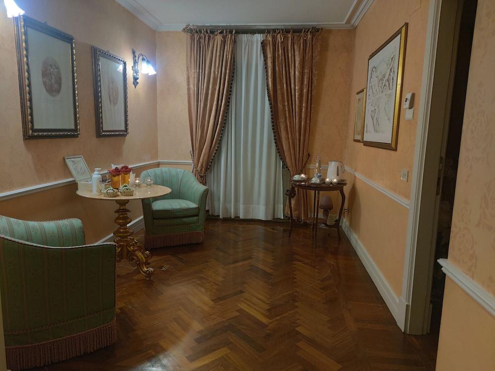 Hotel Villa Paradiso Dell'Etna San Giovanni La Punta Luaran gambar