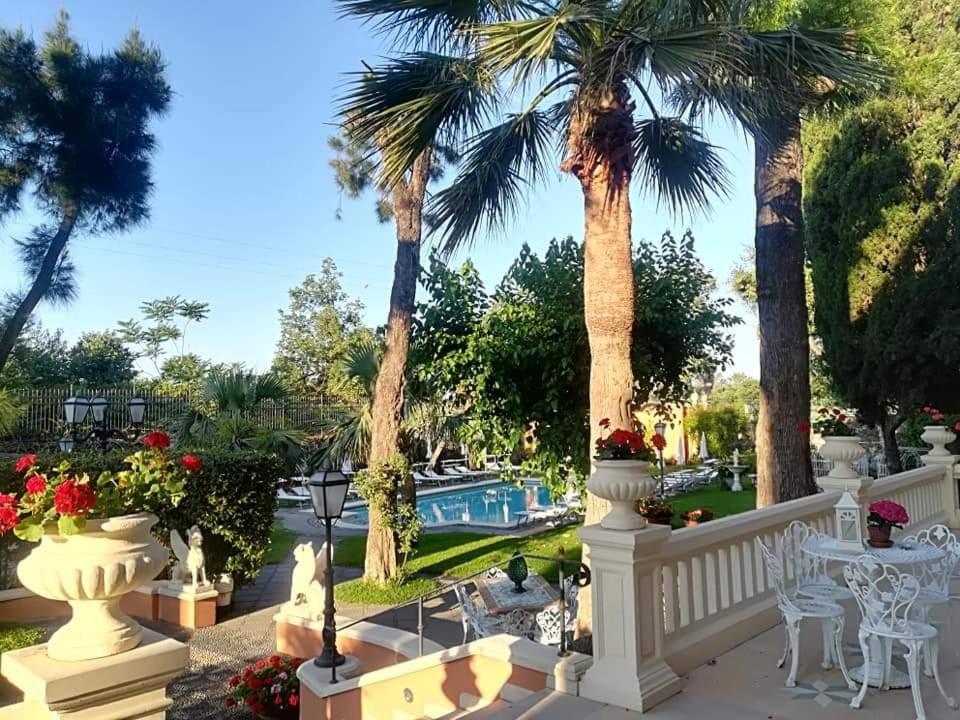 Hotel Villa Paradiso Dell'Etna San Giovanni La Punta Luaran gambar