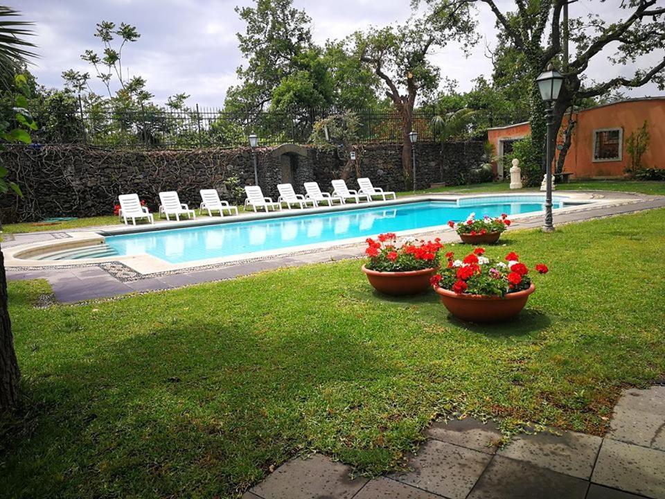 Hotel Villa Paradiso Dell'Etna San Giovanni La Punta Luaran gambar