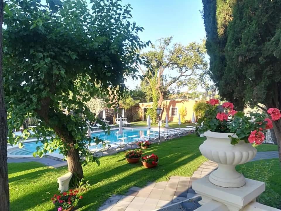 Hotel Villa Paradiso Dell'Etna San Giovanni La Punta Luaran gambar