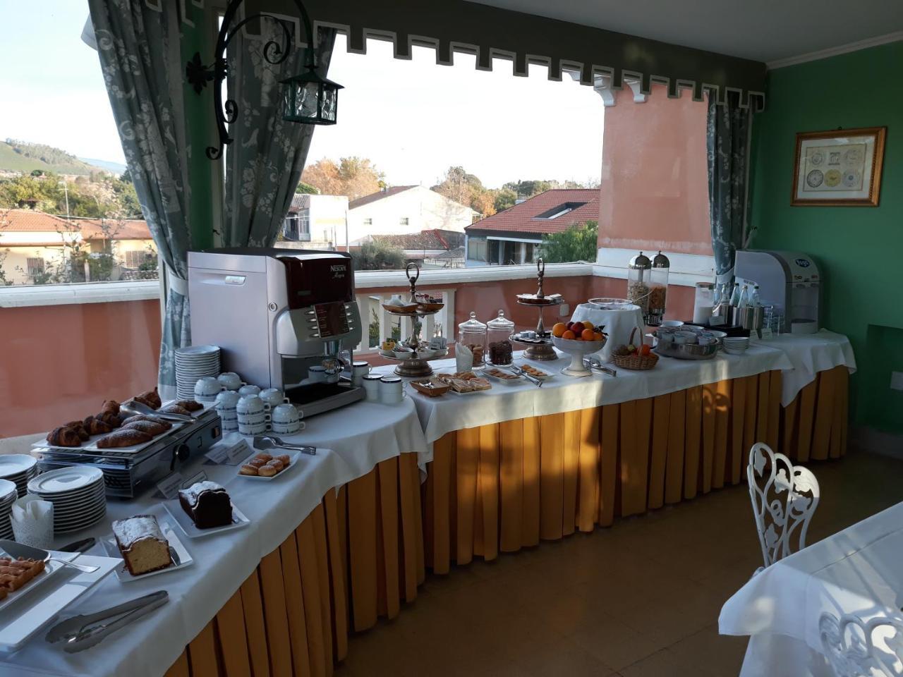Hotel Villa Paradiso Dell'Etna San Giovanni La Punta Luaran gambar