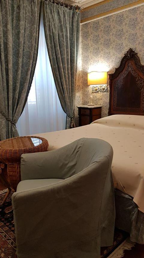 Hotel Villa Paradiso Dell'Etna San Giovanni La Punta Luaran gambar