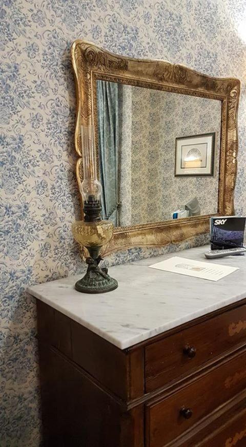 Hotel Villa Paradiso Dell'Etna San Giovanni La Punta Luaran gambar