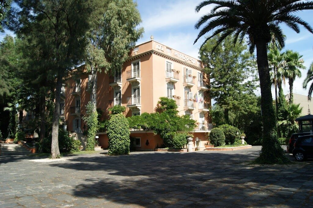 Hotel Villa Paradiso Dell'Etna San Giovanni La Punta Luaran gambar