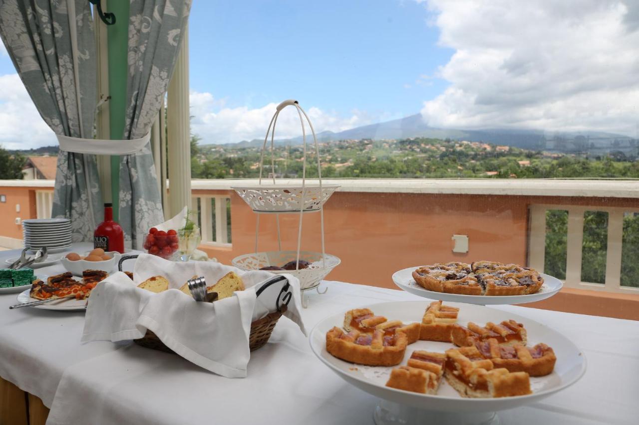 Hotel Villa Paradiso Dell'Etna San Giovanni La Punta Luaran gambar