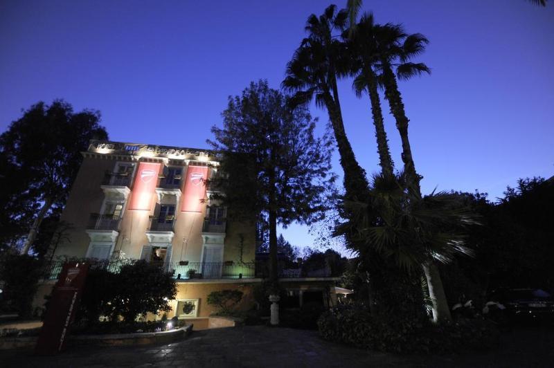 Hotel Villa Paradiso Dell'Etna San Giovanni La Punta Luaran gambar